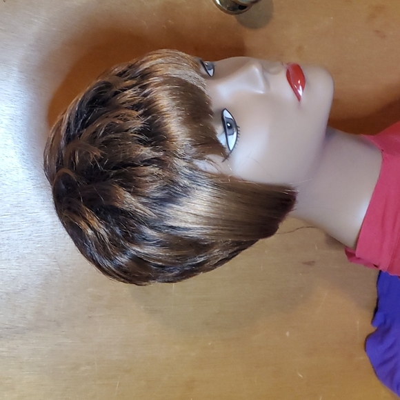 Short Brown Wig With Bang - Picture 2 of 5